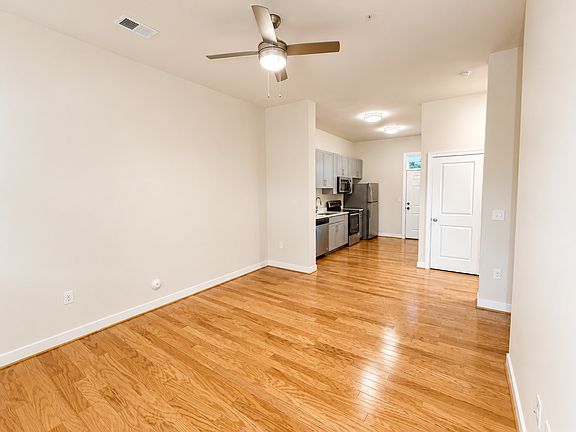 4th image of 2910 Q St #103
