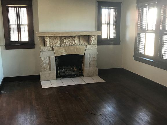 Living room with Fireplace