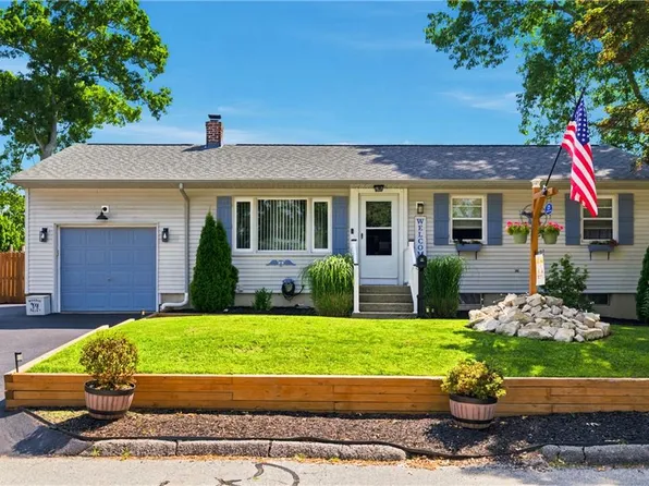121 Columbia Ave, Coventry, RI 02816