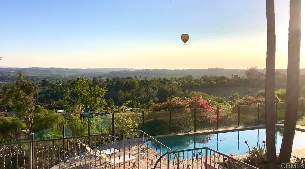 5 bed, 5.5 bath, 6000 sqft, $35,000 — Photo 1