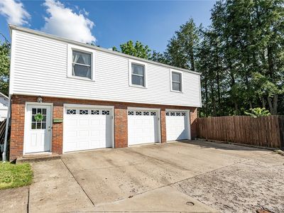 636 Barmore Ave, Grove City, PA, 16127