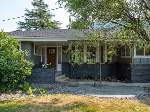 102 E Adams Avenue, Morton, WA 98356