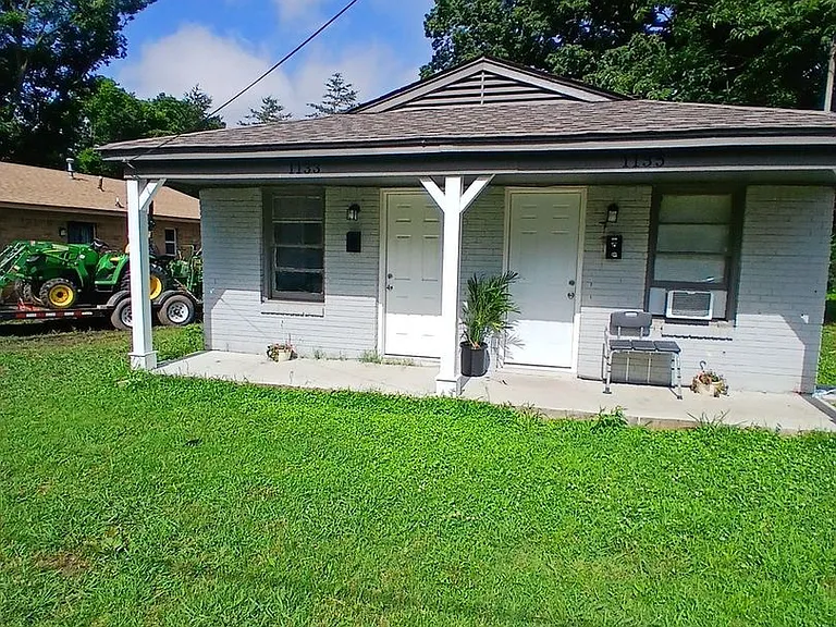 1133 Gerard St — Photo 2
