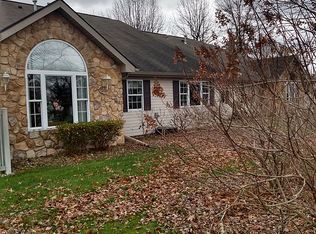 200 Charlotte Ln, New Castle, PA 16101