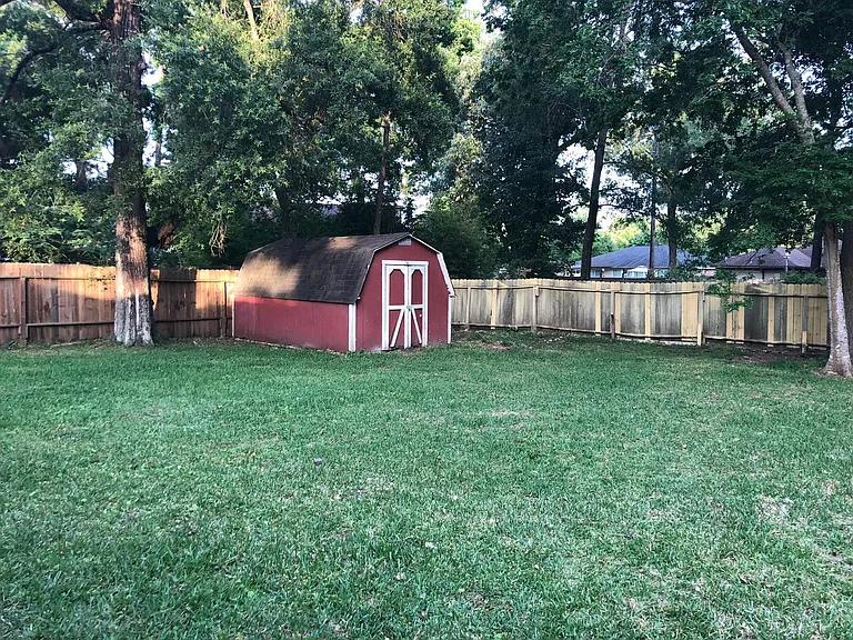323 Kingsport St — Photo 8