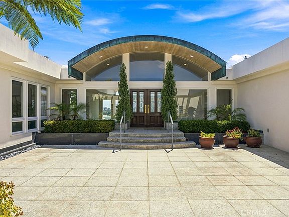 3rd image of 1026 Santiago Dr