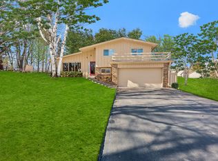 W264S3805 Lawrence Ln, Waukesha, WI 53189