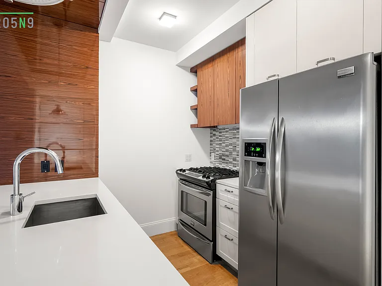205 N 9th St #5L — Photo 3