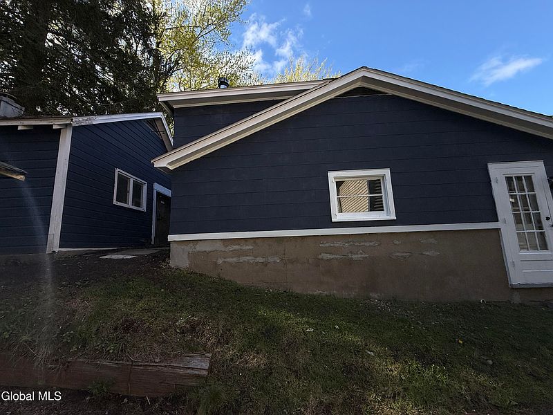 4th image of 27 N McNab Avenue
