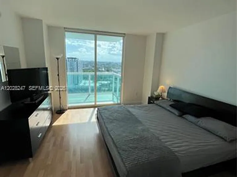 1800 N Bayshore Dr #2310 — Photo 32