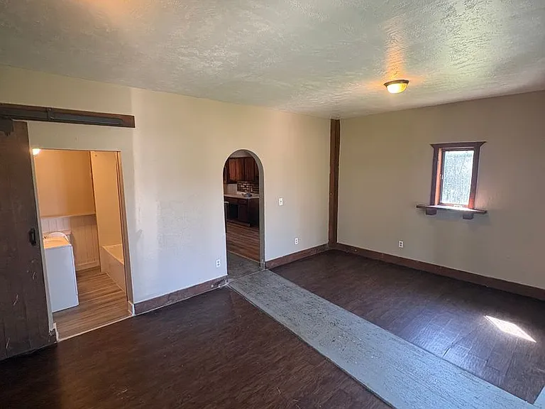 202 Van Buren St — Photo 14