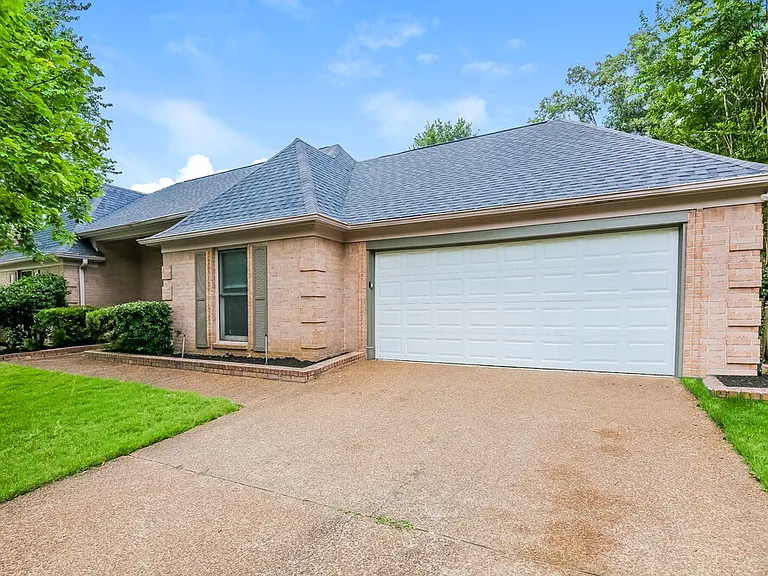 8730 Raspberry Ln — Photo 3