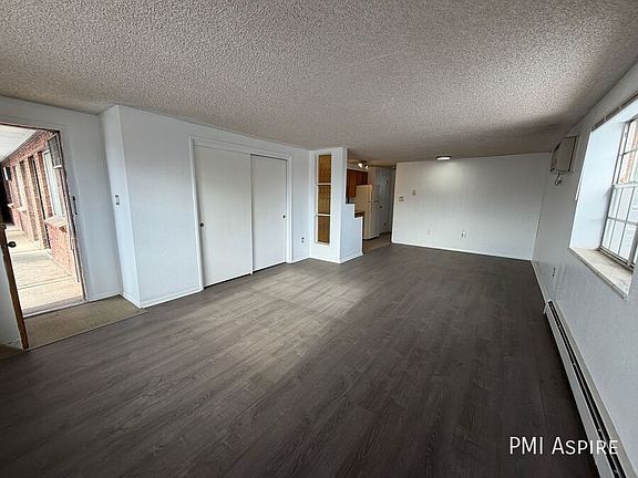 4th image of 3305 S Clarkson St #201
