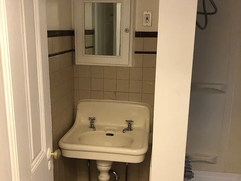retro large porcelain sink