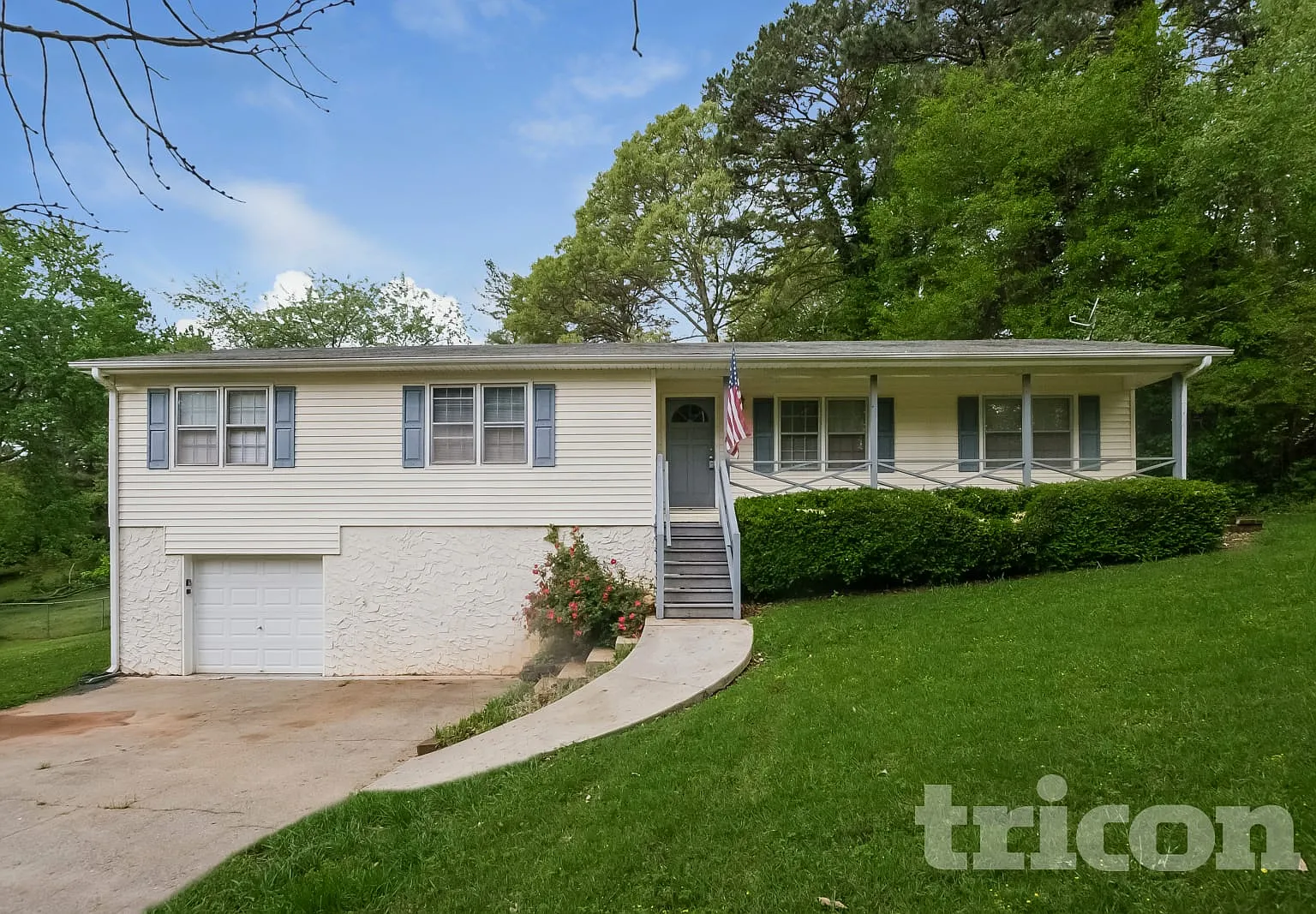 507 Neil Court Woodstock GA — Photo 2