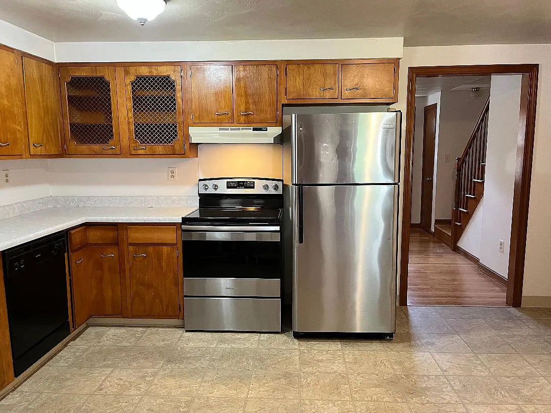 2 bed, 1.5 bath, 1200 sqft, $1,800 — Photo 3