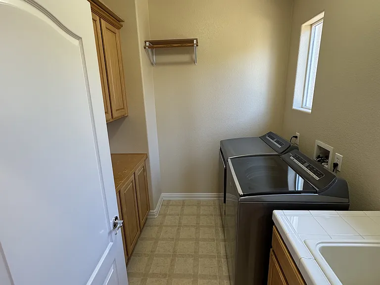 851 Antilla Way — Photo 45
