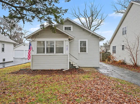 143 E Division St, Villa Park, IL 60181