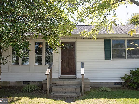 2nd image of 4 Clayton Ave