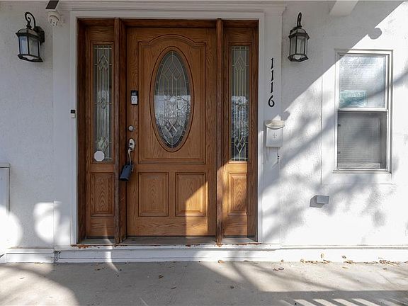 4th image of 1116 Laurel Ave