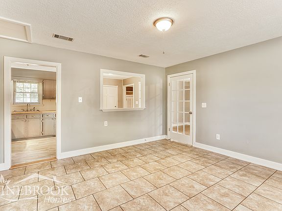 3rd image of 3427 Kensington Dr N