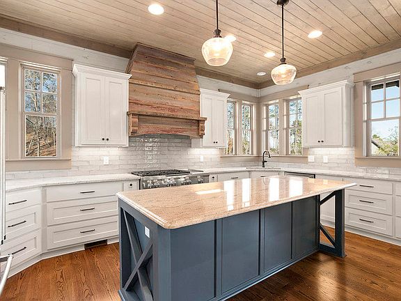 4th image of 63 Flat Rock Ln