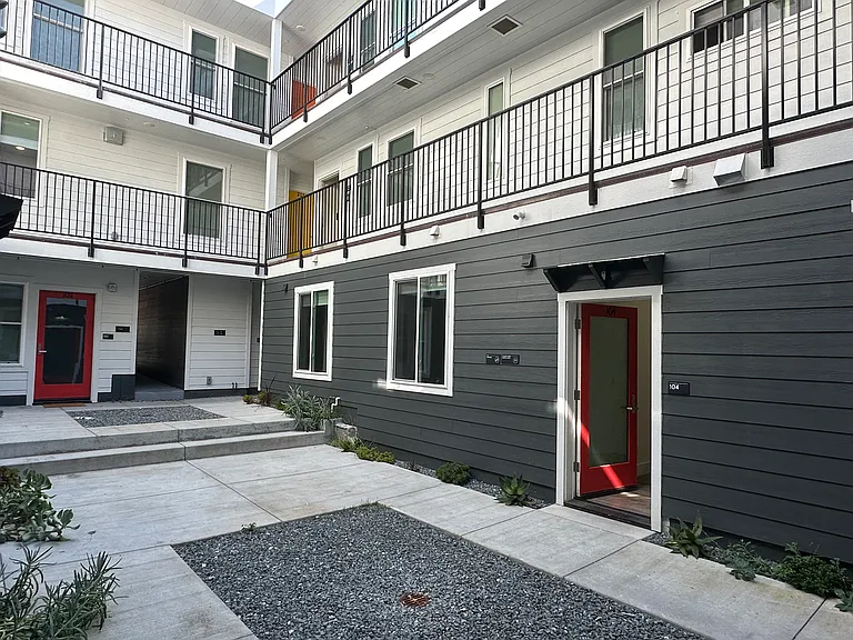 4326 Irving St #204 — Photo 2