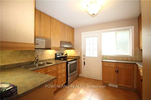 306 Osiris Dr — Photo 5