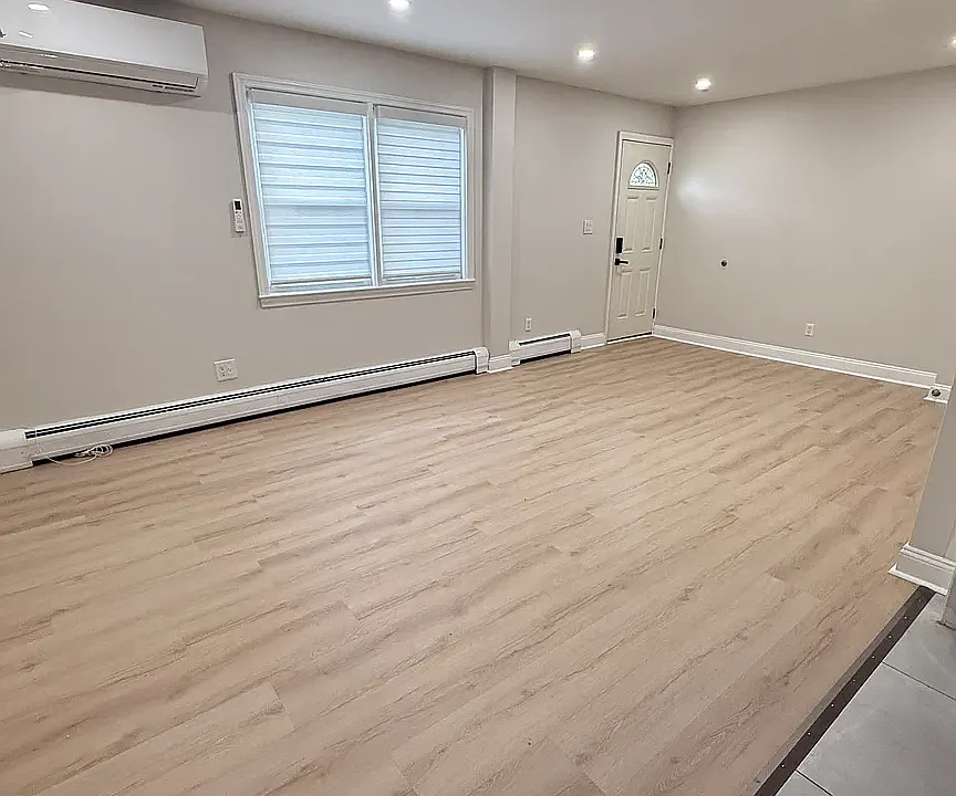 15041 Roosevelt Ave #1