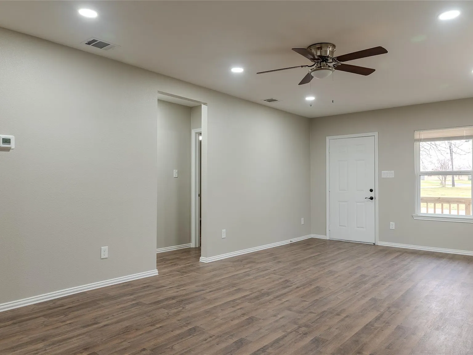 3 bed, 2.0 bath, 1444 sqft, $1,500 — Photo 4