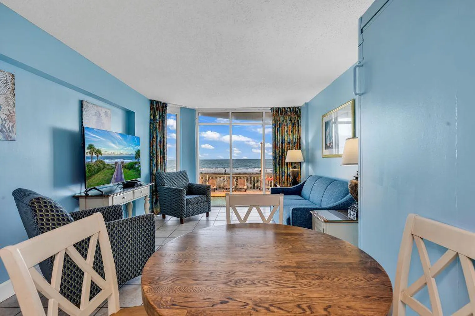 1 bed, 1.0 bath, 699 sqft, $3,105 — Photo 2
