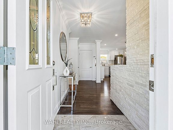 4th image of 39 Nanwood Dr