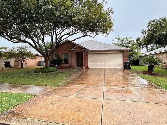 2nd image of 15834 Beaufort Blvd