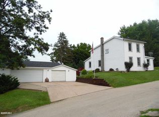 614 S High St, Galena, IL 61036