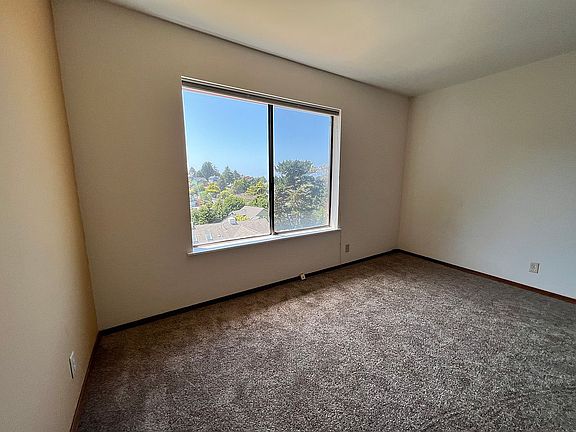4th image of 2258 Norman Ct