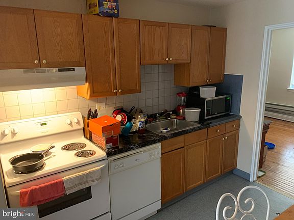 3rd image of 6435 Edmund St