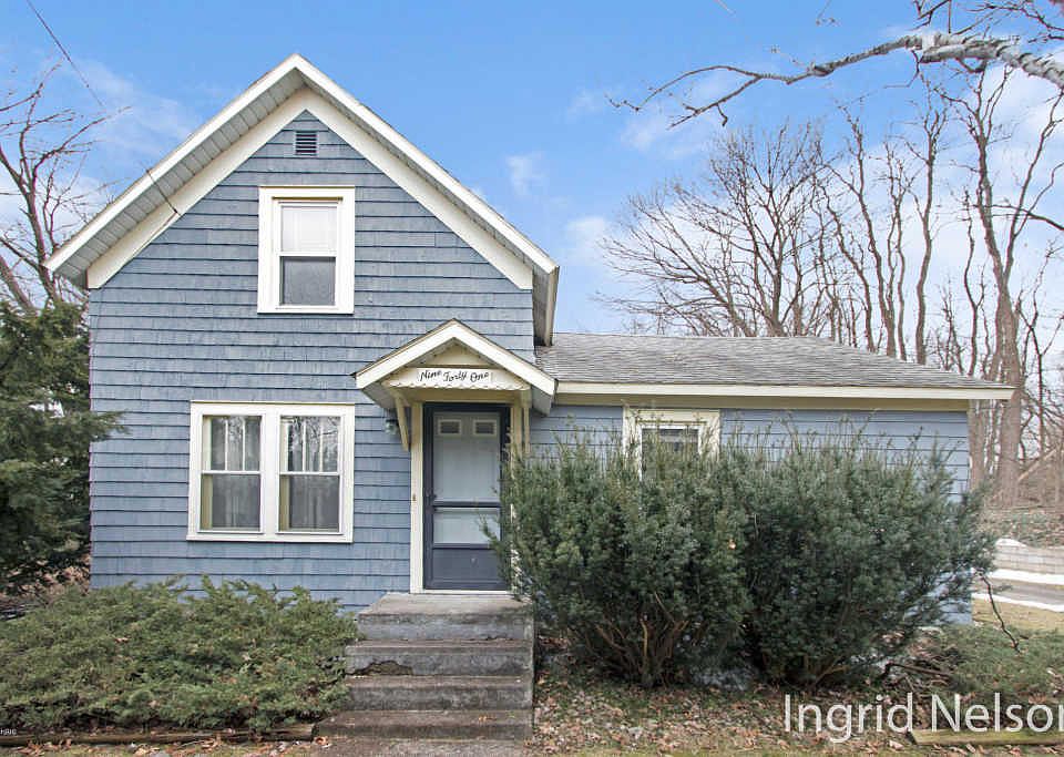 1st image of 941 Woodworth St NE
