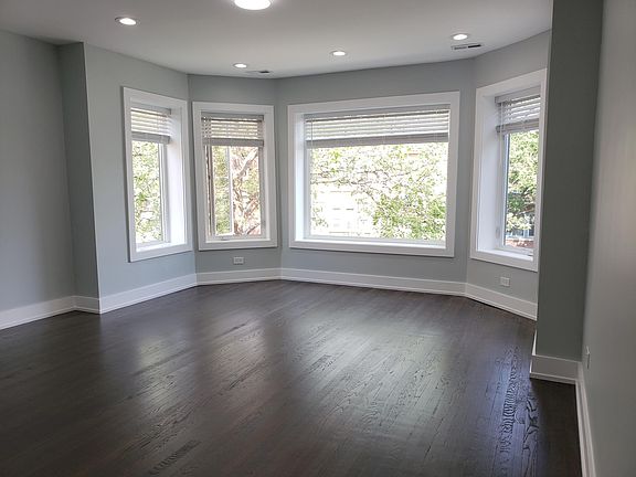 3rd image of 5452 N Christiana Ave