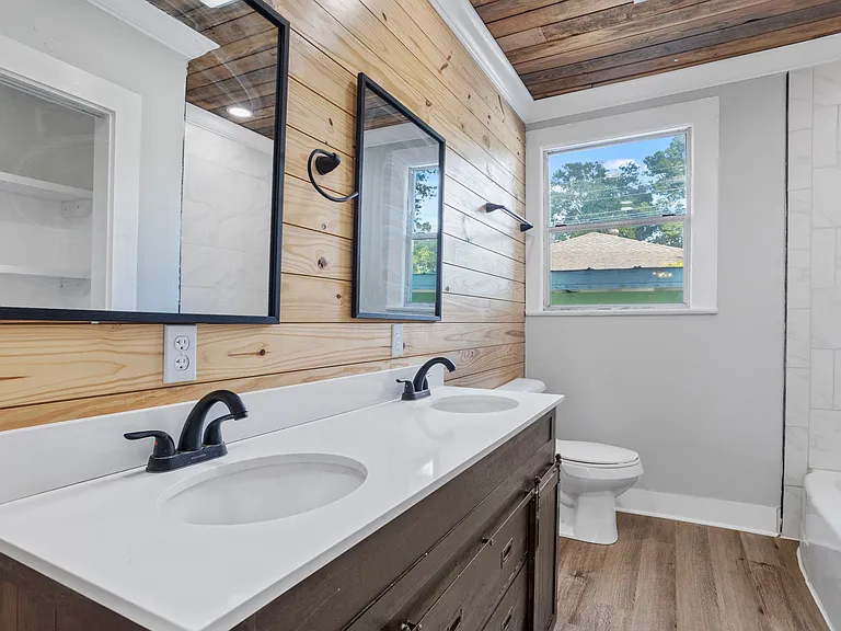 725 Davis St — Photo 5