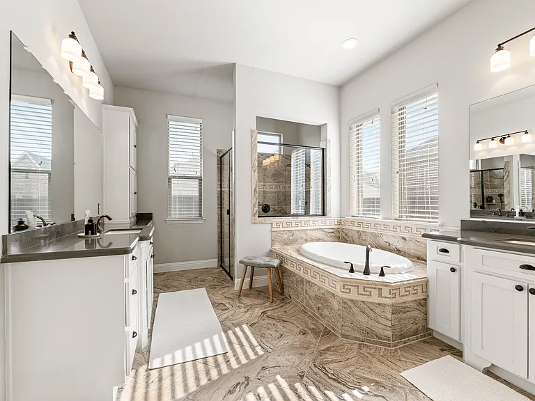 4611 Acacia Pkwy — Photo 7