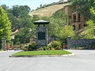 3rd image of 2380 Clubhouse Dr
