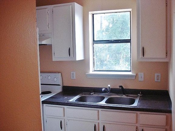4th image of 1318 Lee Ave APT C-1