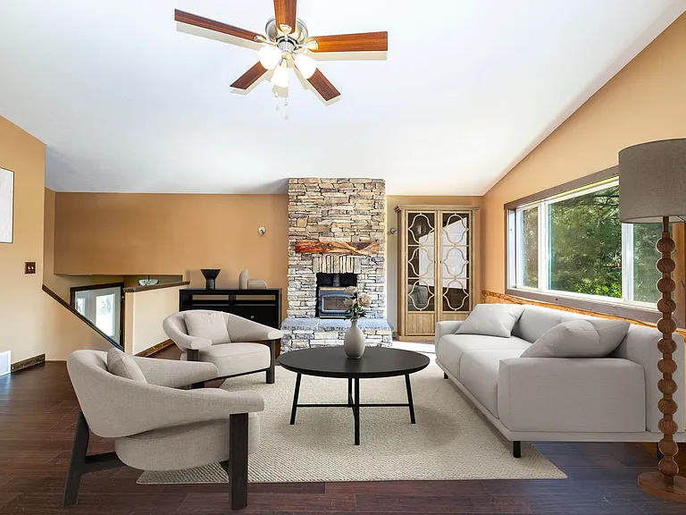 3170 E Hollyhock Dr — Photo 1