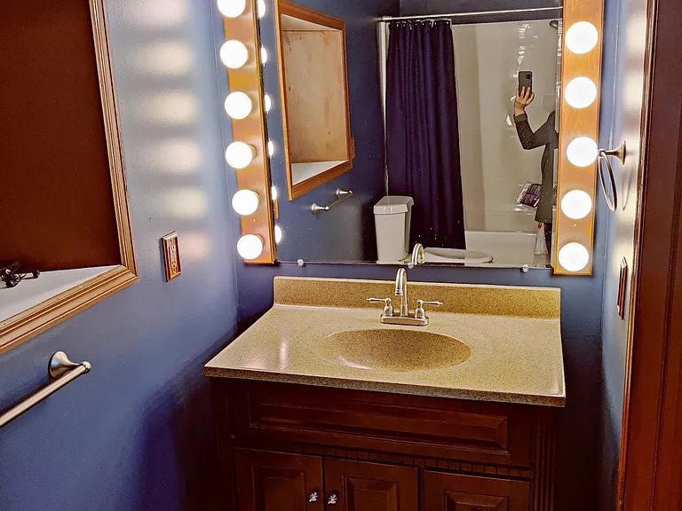 216 N Bridge St #2 — Photo 11