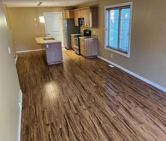 2160 McIntyre St #4 — Photo 5