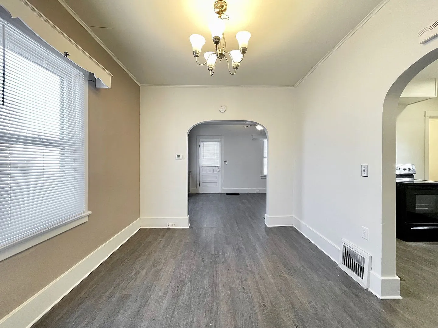 3 bed, 1.5 bath, 1429 sqft, $1,795 — Photo 4