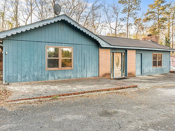 3rd image of 897 Highland Grove Ave