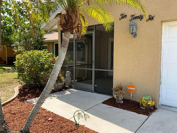 3rd image of 226 SW Starflower Avenue