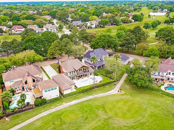 3rd image of 7326 Blenheim Palace Ln