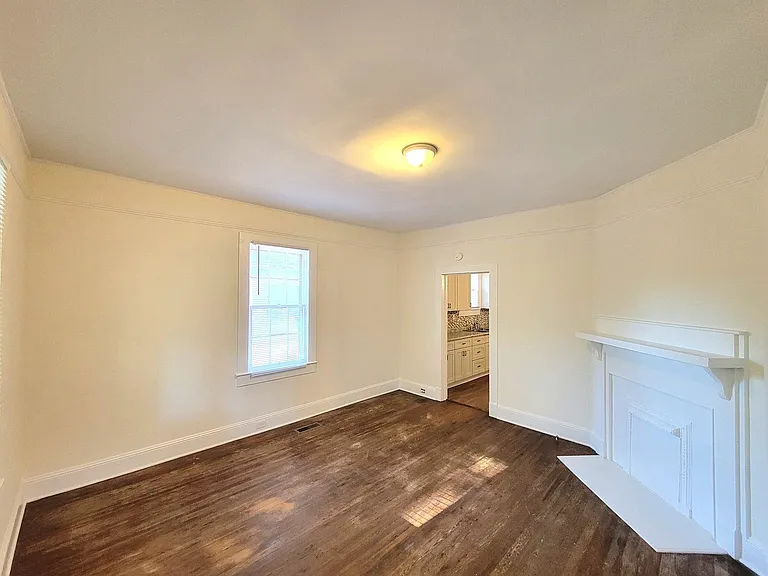 505 Ross Ave — Photo 4